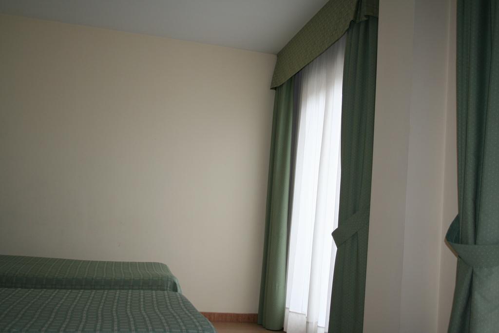 Hotel Austria 76 Sagunto Buitenkant foto